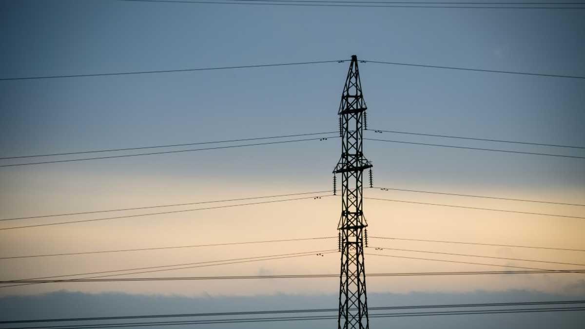 Baltic States Cut Russian Power Ties, Join EU Grid Seamlessly