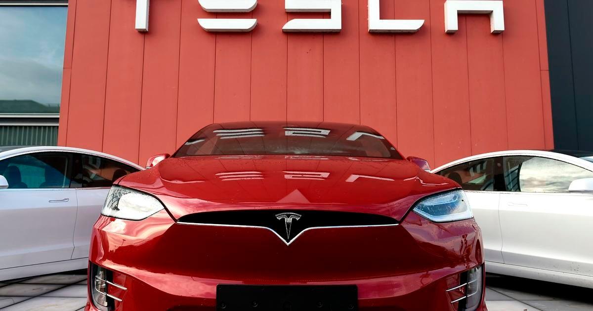 Tesla Recalls 376,000 Vehicles Over Potential Steering Power Loss