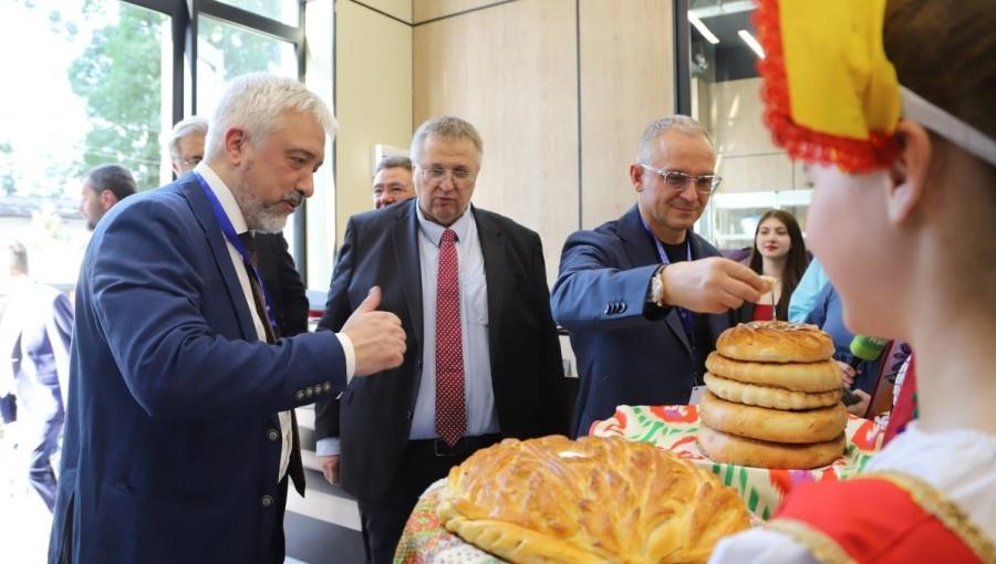 Russia Aims to Expand Global Aid Role Amid Budget and Image Hurdles