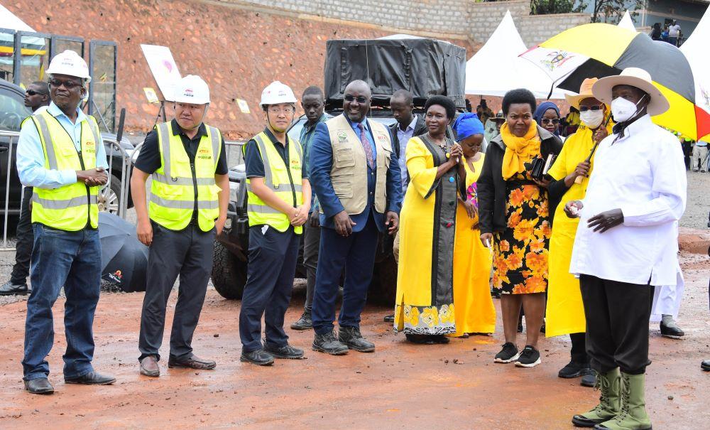 President Museveni Launches Reconstruction of Salaama–Munyonyo Road