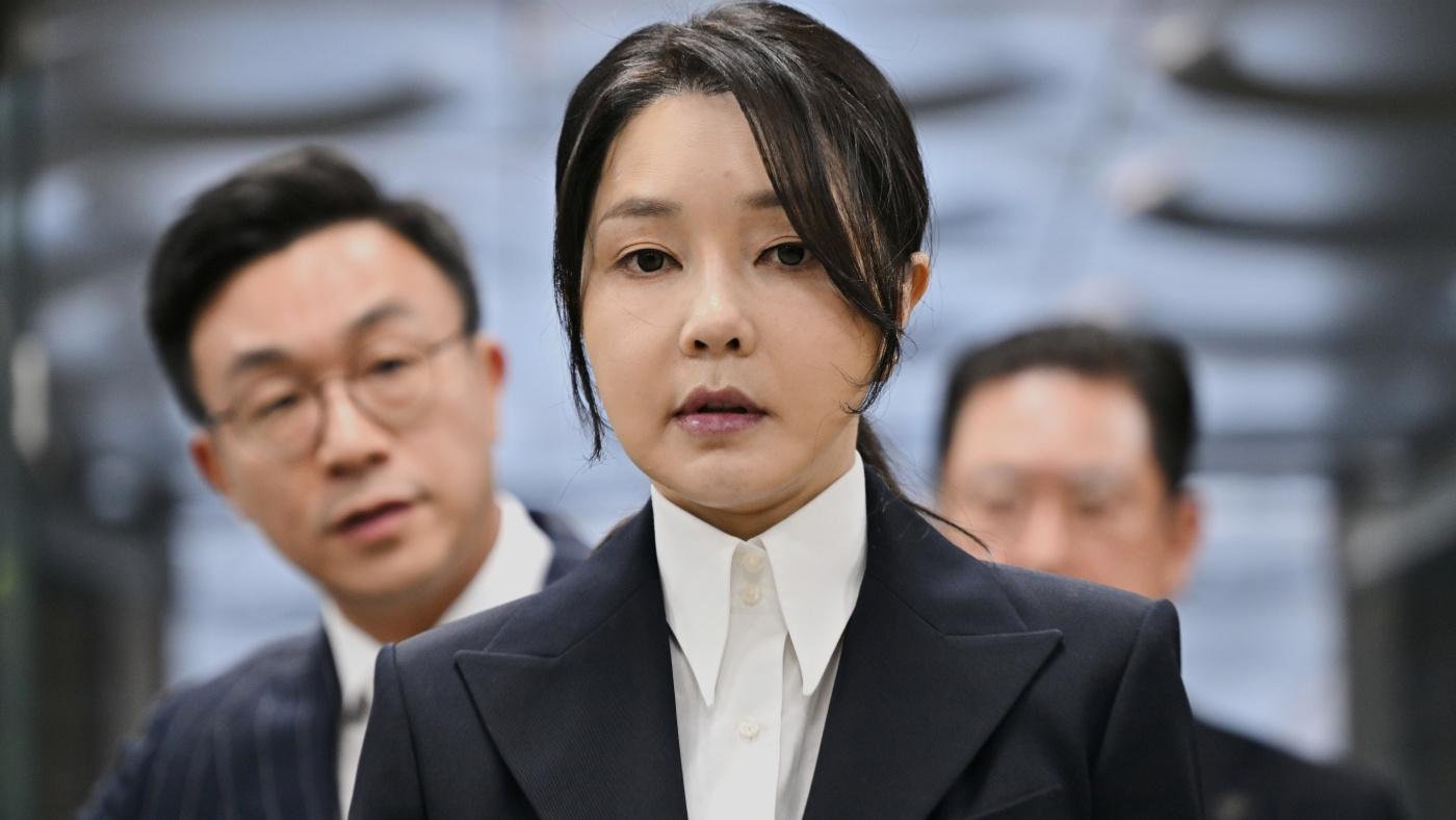 Former South Korean First Lady Arrested in Corruption Probe