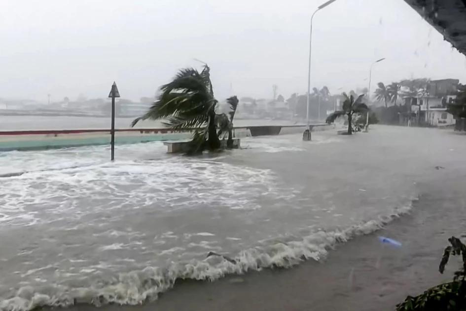 Typhoon Fung-wong Leaves Two Dead, Forces Mass Evacuations in Philippines
