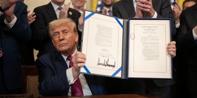 Trump Halts Immigration Applications from 19 Countries, Including Somalia