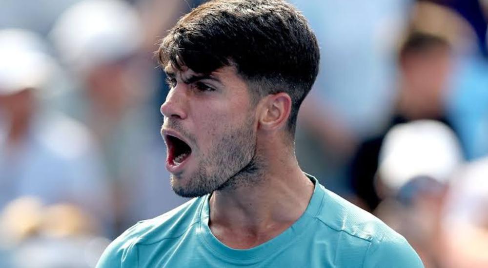 Alcaraz, Sabalenka Advance to Australian Open Semi-Finals
